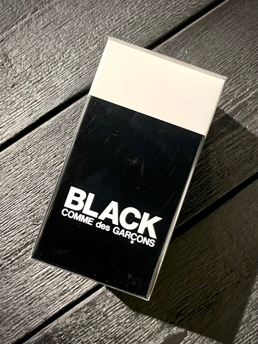 Comme des Garçons Black – JUS