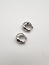 Load image into Gallery viewer, Tom Wood - earrings