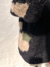 Load image into Gallery viewer, Imaskopi knitted sweater