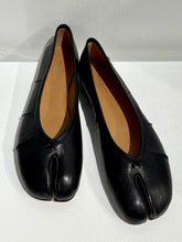 Load image into Gallery viewer, Maison Margiela tabi ballet flats