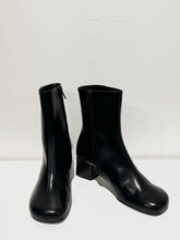 Load image into Gallery viewer, Lemaire leather ankle boots