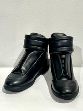 Load image into Gallery viewer, Maison Margiela future mid-top sneakers