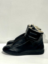 Load image into Gallery viewer, Maison Margiela future mid-top sneakers