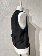 Load image into Gallery viewer, Core RD Knitting Co vest