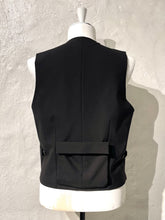 Load image into Gallery viewer, Core RD Knitting Co vest