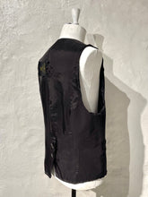 Load image into Gallery viewer, Undercover vest