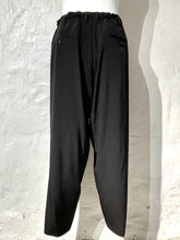 Load image into Gallery viewer, Yohji Yamamoto front pleat trousers