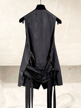 Load image into Gallery viewer, Ann Demeulemeester waistcoat