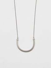 Load image into Gallery viewer, Ebon li necklace