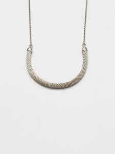 Ebon li necklace