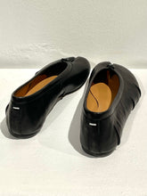 Load image into Gallery viewer, Maison Margiela tabi ballet flats