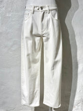 Load image into Gallery viewer, Adnym Atelier denim jeans