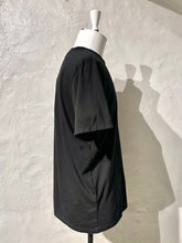 Load image into Gallery viewer, James Perse elevated lotus t-shirt