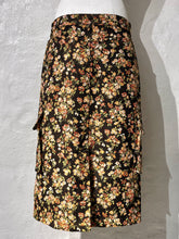 Load image into Gallery viewer, Dries Van Noten floral print cargo skirt