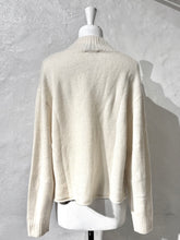 Load image into Gallery viewer, James Perse cut hem V-neck cashmere sweater