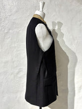 Load image into Gallery viewer, Marina Yee sleeveless jacket