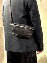 Load image into Gallery viewer, Guidi small fanny bag