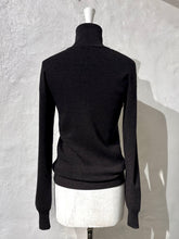Load image into Gallery viewer, Lemaire buttoned top