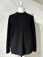 Load image into Gallery viewer, Adnym Atelier knitted sweater