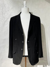 Load image into Gallery viewer, Yohji Yamamoto 3button blazer with flaps