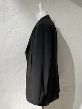 Load image into Gallery viewer, Yohji Yamamoto 3button blazer with flaps