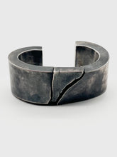 Load image into Gallery viewer, Filip Palmén - cuff