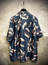 Load image into Gallery viewer, Dries Van Noten printed short sleeve shirt