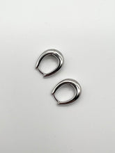 Load image into Gallery viewer, Tom Wood earrings