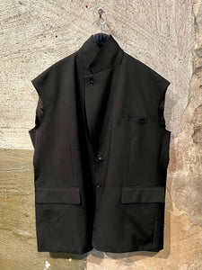 Comme des Garçons BLACK oversized sleeveless jacket