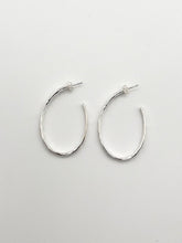 Load image into Gallery viewer, Ebon Li - earrings