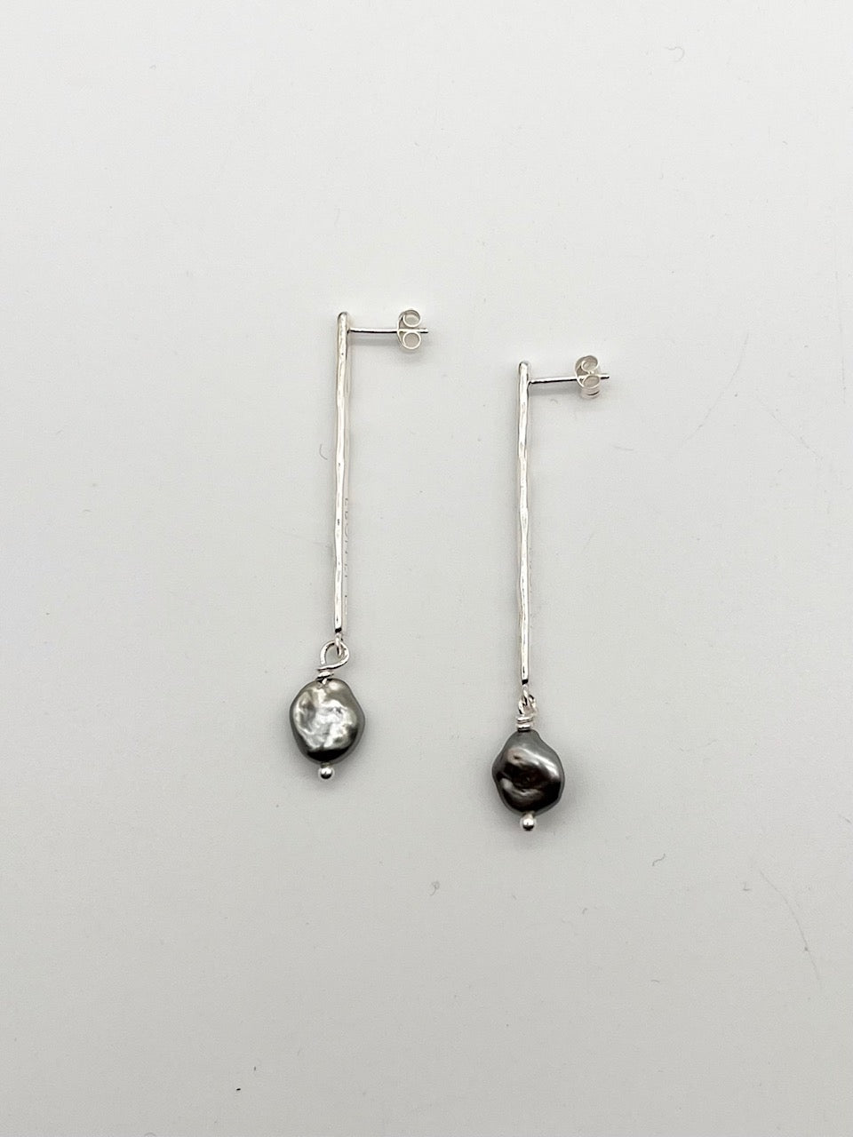 Ebon li earring