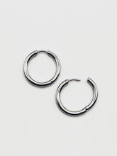 Load image into Gallery viewer, Tom Wood - earring