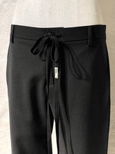 Load image into Gallery viewer, Ann Demeuelemeester cropped cigarette trousers