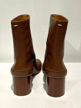 Load image into Gallery viewer, Maison Margiela tabi boots