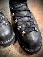 Load image into Gallery viewer, Guidi lace up hiking boots