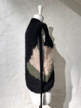 Load image into Gallery viewer, Imaskopi knitted vest
