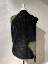 Load image into Gallery viewer, Imaskopi knitted vest