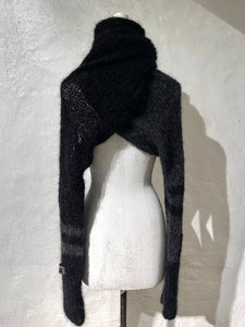 Imaskopi knitted scarf with sleeves