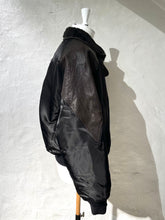 Load image into Gallery viewer, Coor high-neck shearling bomber jacket