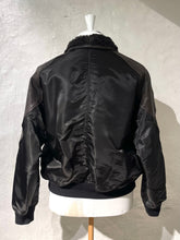 Load image into Gallery viewer, Coor high-neck shearling bomber jacket