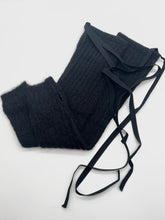 Load image into Gallery viewer, Ann Demeulemeester knitted gauntlets
