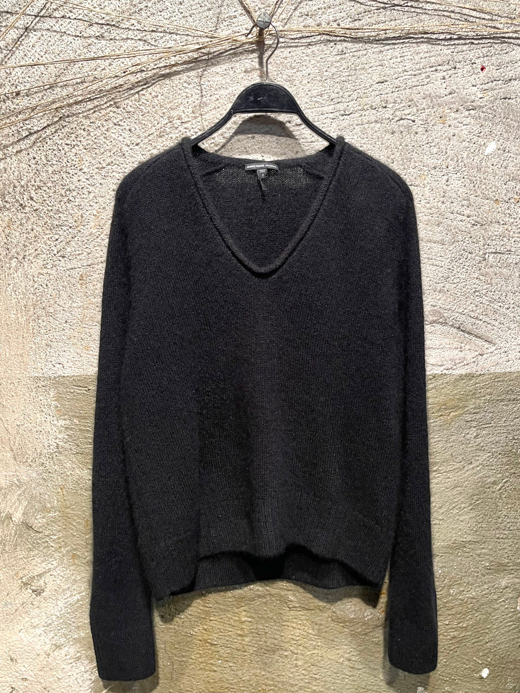James Perse cashmere V neck sweater