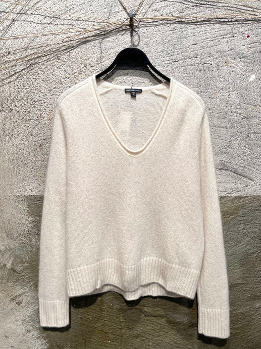 James Perse cashmere V neck sweater