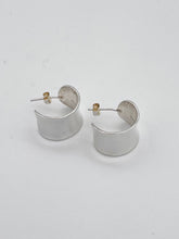 Load image into Gallery viewer, MH 925 - earrings